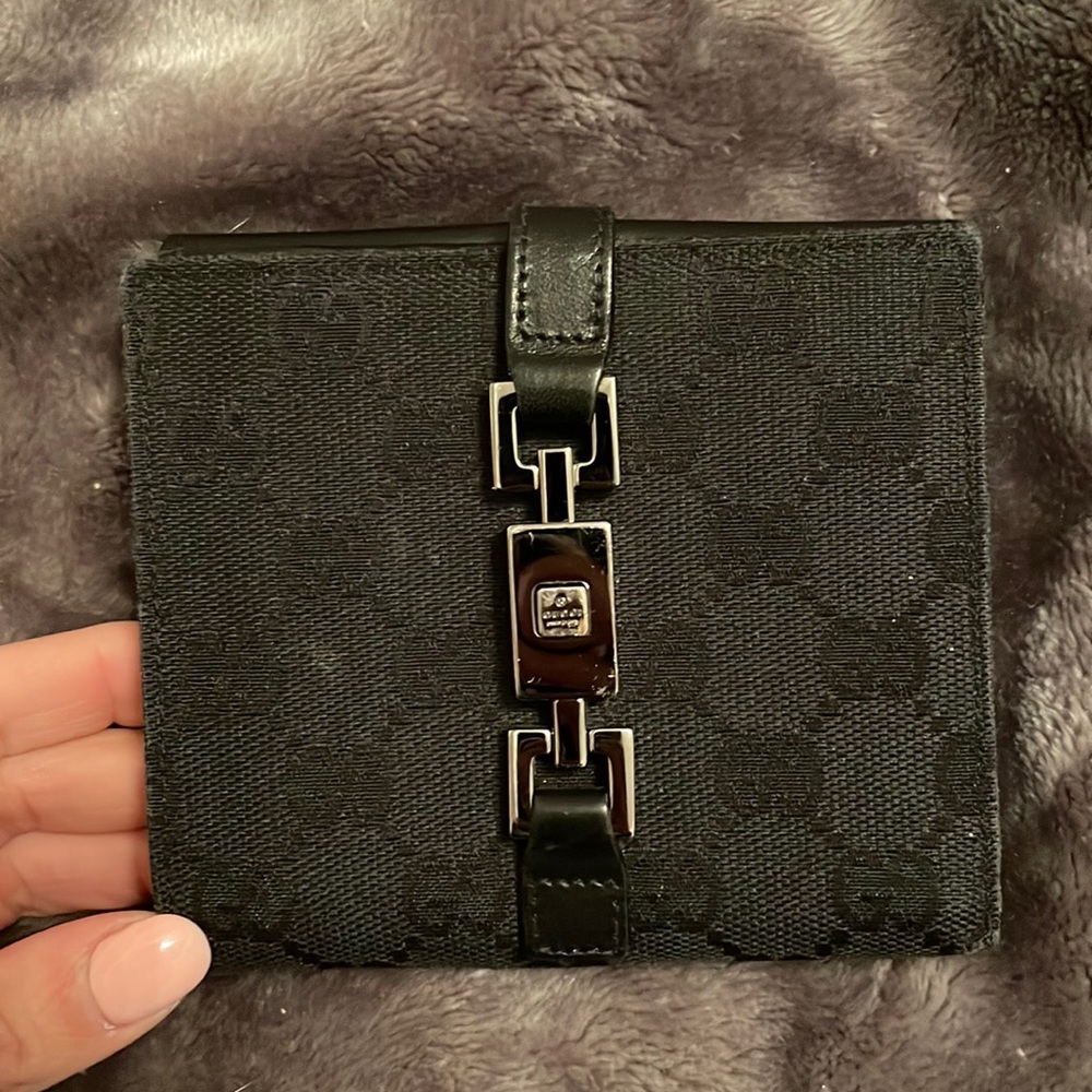 💯 authentic Gucci wallet